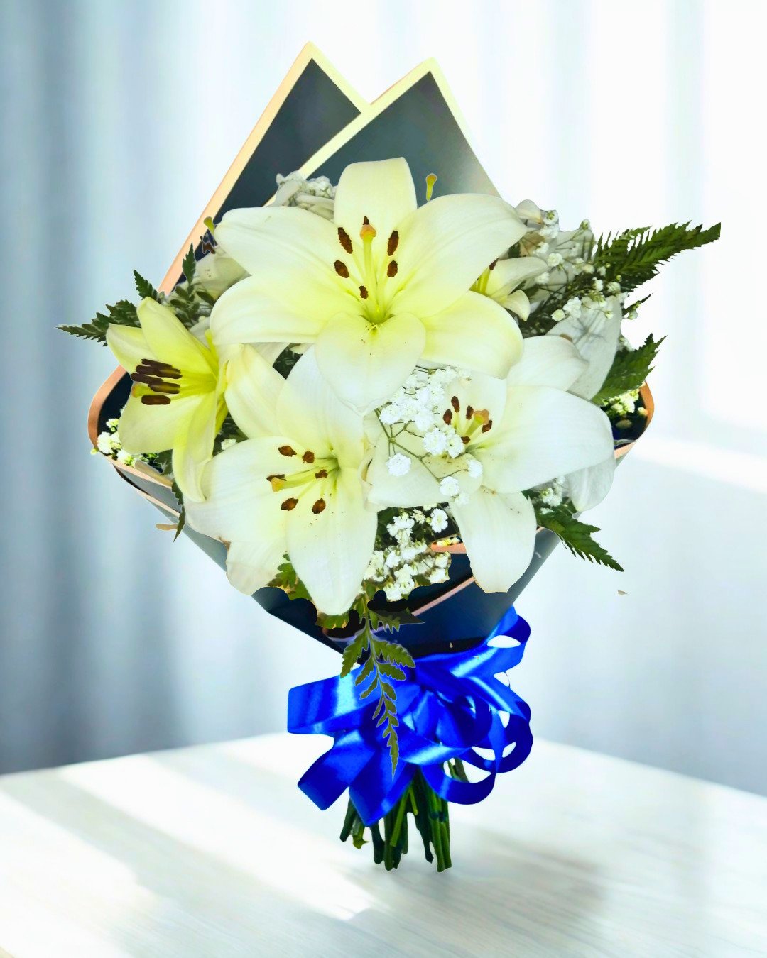 Pureza Viva - Bouquet de Lirios Blancos 5 varas