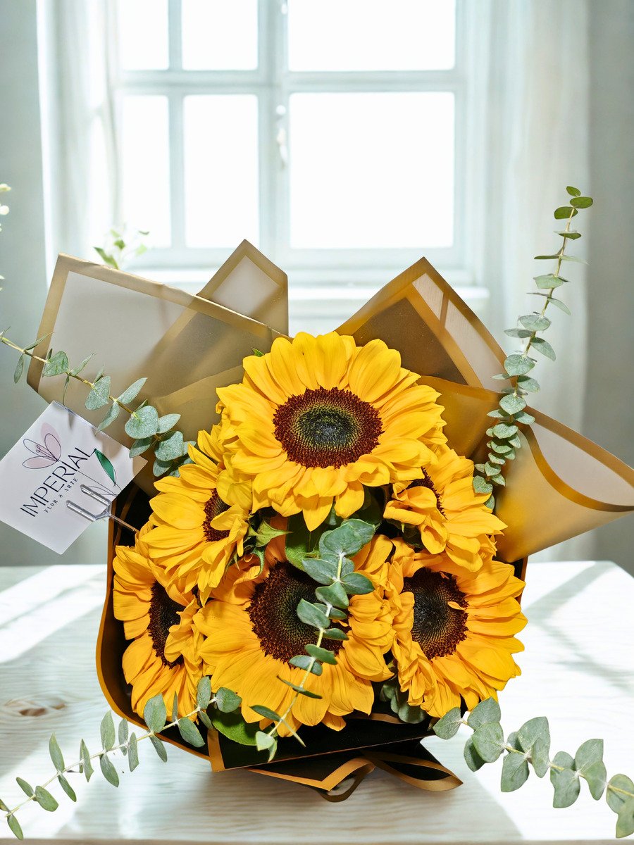 Sol de Oro - Girasoles con Eucalipto - Imagen 2