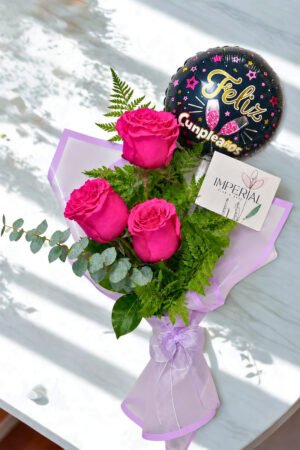 Ramo Fucsia - 3 Rosas con Globo Feliz Cumpleaños